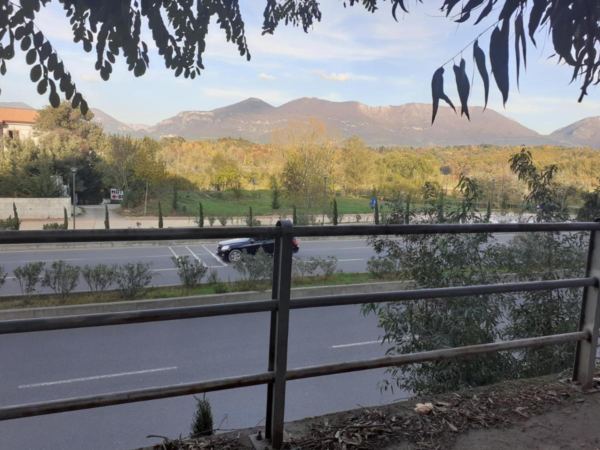 Lake View Apartment Tirana Exterior foto
